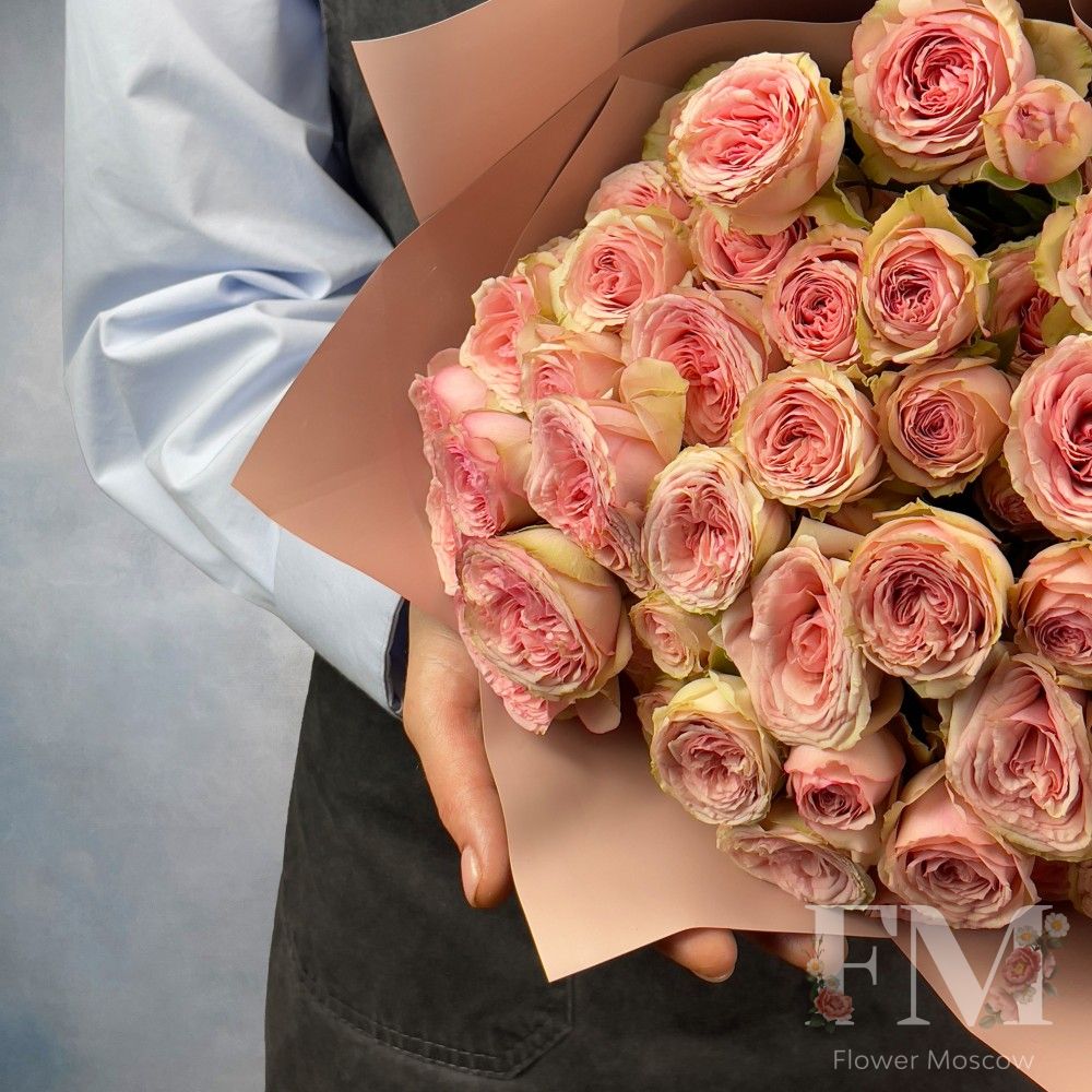 Букет из 9 кустовых пионовидных роз "Nalani" 