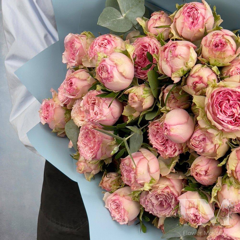 Монобукет из кустовых пионовидных роз "Pink Blossom" 15шт