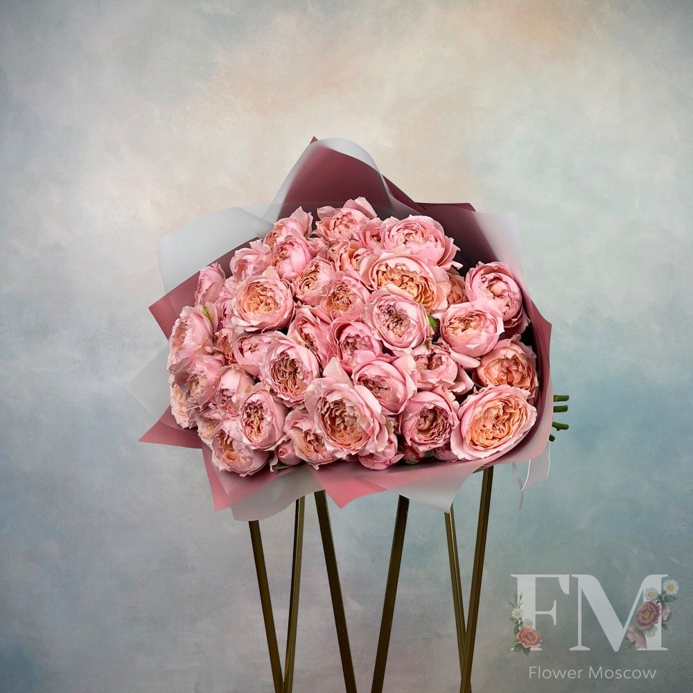 Букет из 15 кустовых пионовидных роз "Julliette" 
